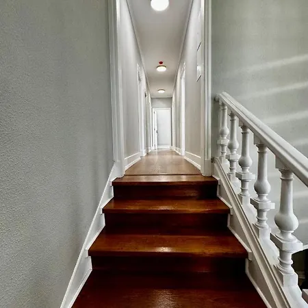 Relax And Explore And Bed & Breakfast Lisbon