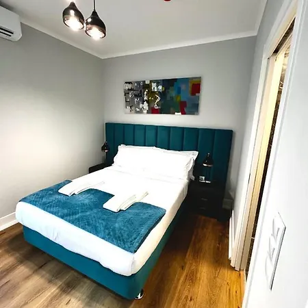 Relax And Explore And * Lisbon