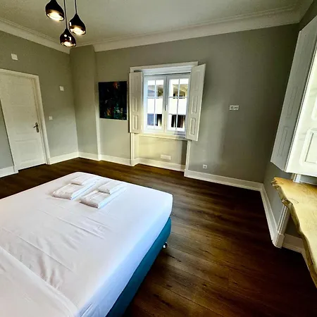 Relax And Explore And Bed & Breakfast Lisbon