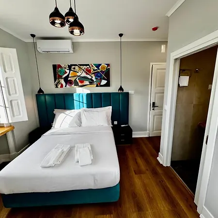 Relax And Explore And Bed & Breakfast