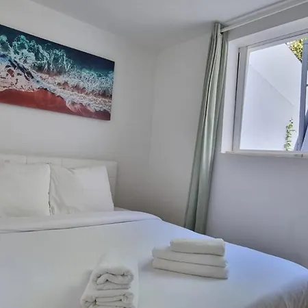 Relax And Explore And Bed & Breakfast