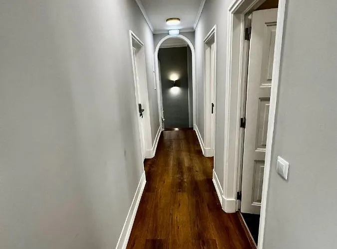 Relax And Explore And * リスボン