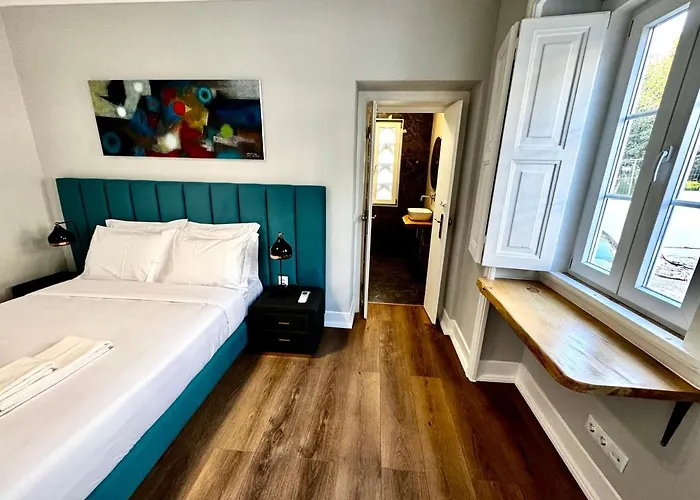 Relax And Explore And リスボン