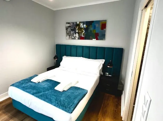 Relax And Explore And * リスボン