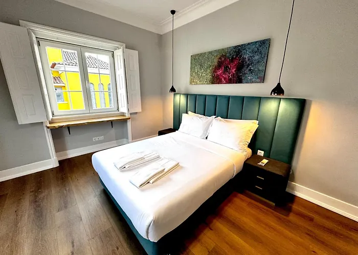 Relax And Explore And リスボン