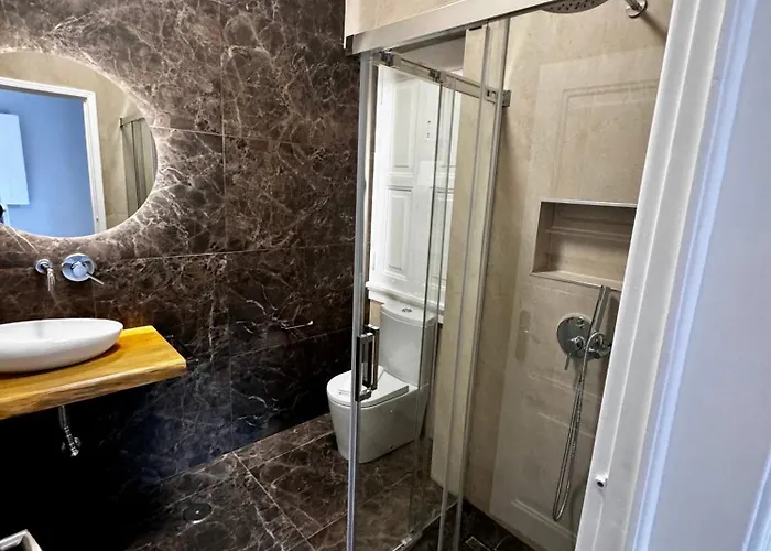 Relax And Explore And * リスボン