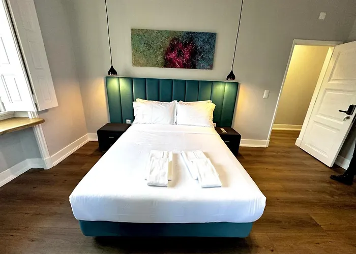 Relax And Explore And * リスボン