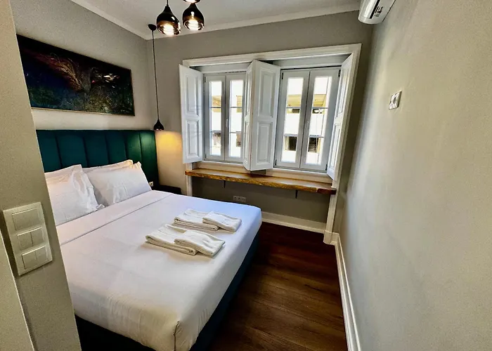 Relax And Explore And ベッド・アンド・ブレックファスト リスボン