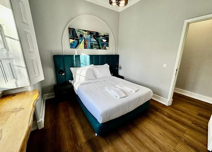 Relax And Explore And リスボン