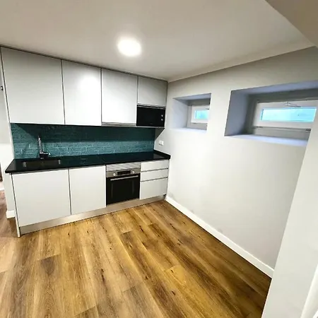 Relax And Explore And * Lissabon