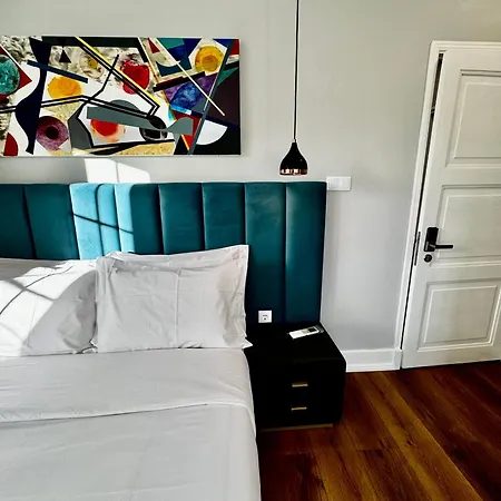 Bed & Breakfast Relax And Explore And Lissabon