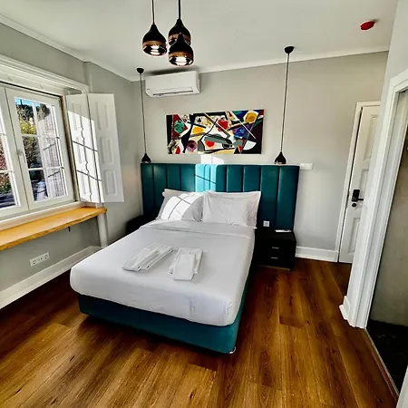 Bed & Breakfast Relax And Explore And Lissabon