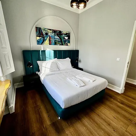 Relax And Explore And Lissabon