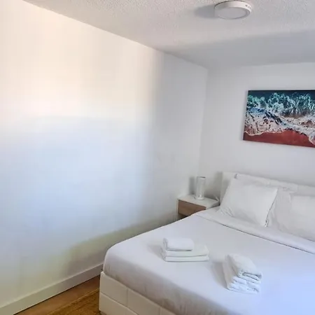 Relax And Explore And Lissabon