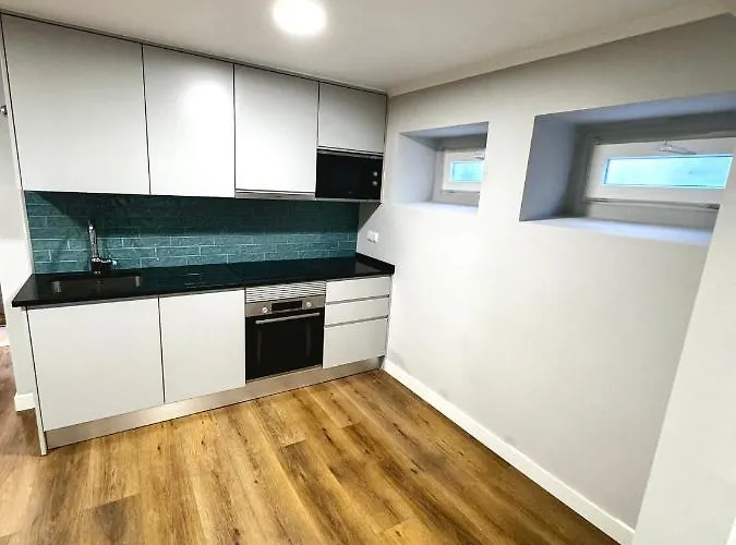 Relax And Explore And * Lisboa