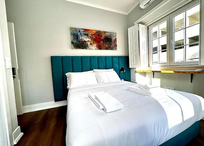 Relax And Explore And Bed & Breakfast Lisboa