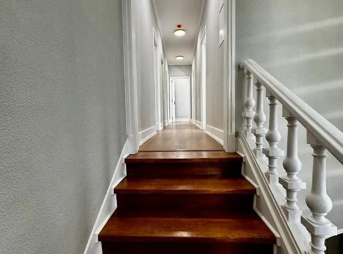 Relax And Explore And Bed & Breakfast Lisboa