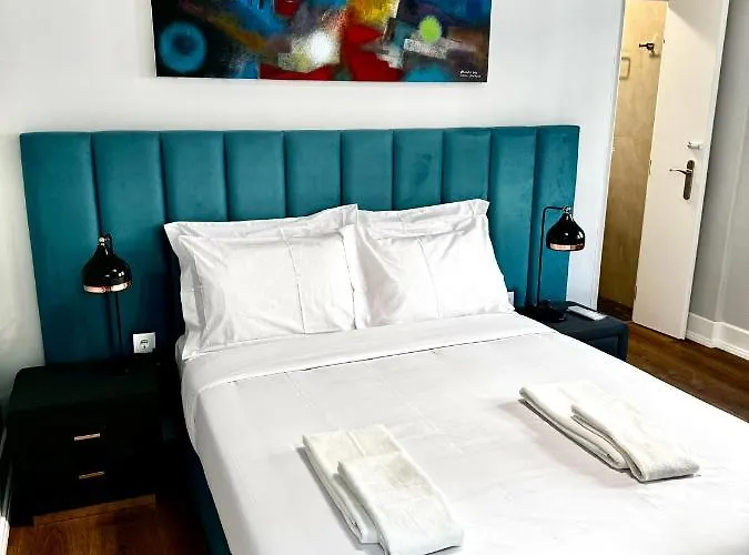 Relax And Explore And Bed & Breakfast