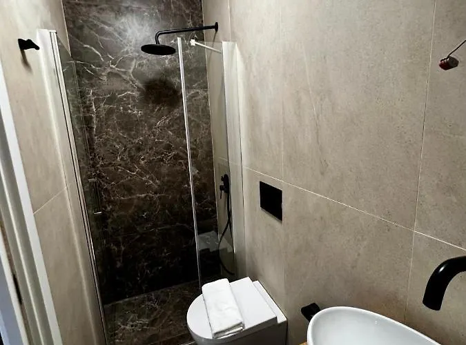 Relax And Explore And * Lisboa