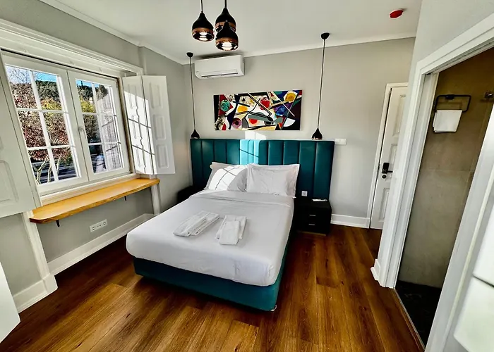 Bed & Breakfast Relax And Explore And Lissabon