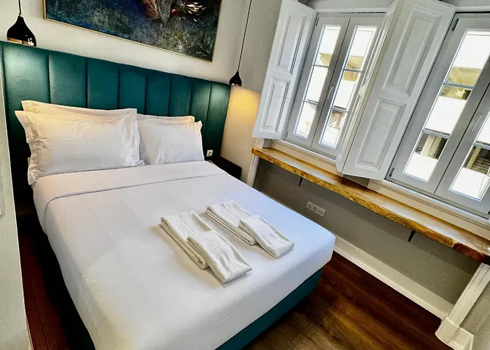 Relax And Explore And * Lissabon