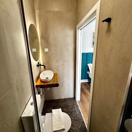 Relax And Explore And * ליסבון